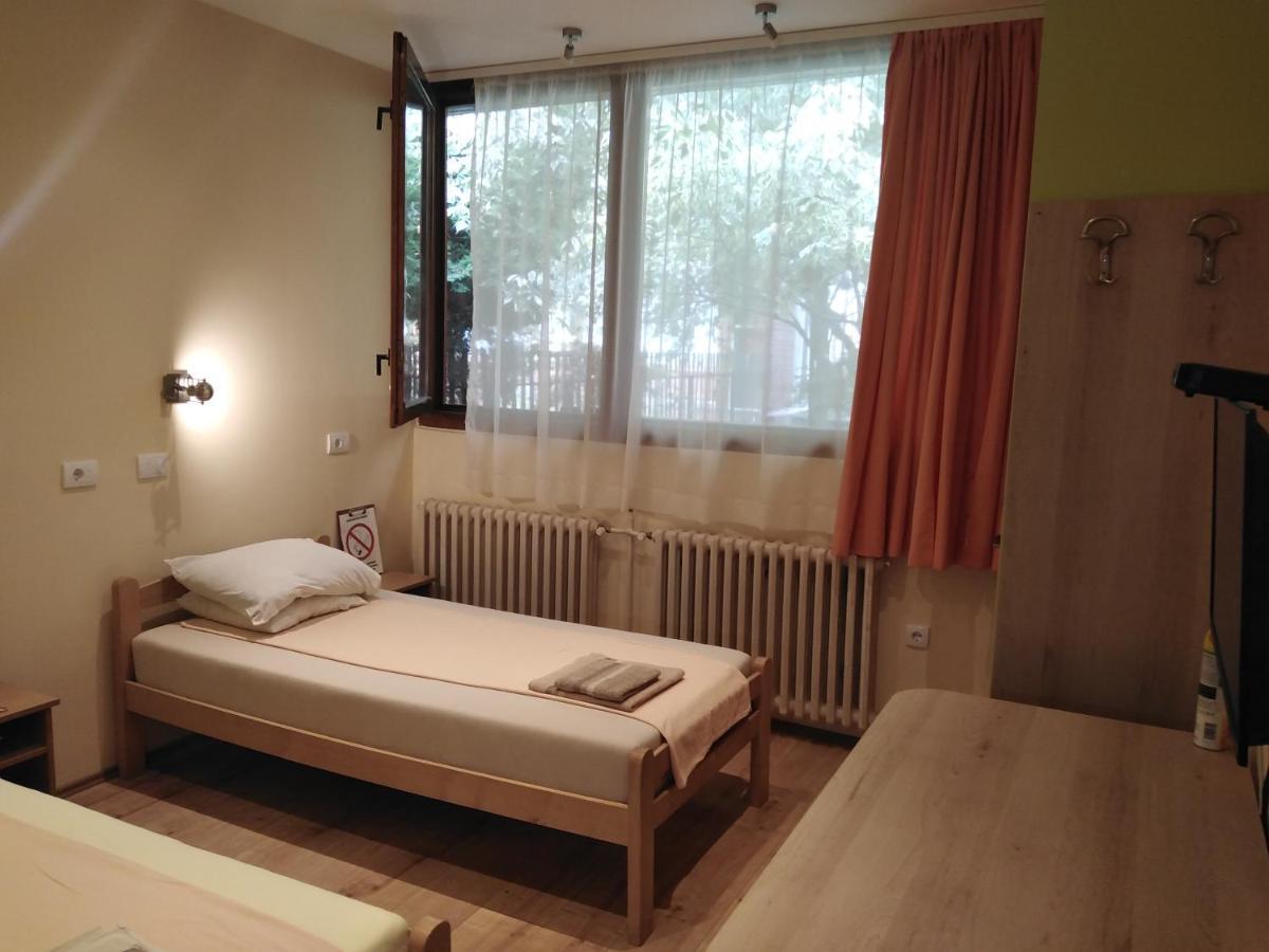 Hostel Oasis Belgrade Exterior photo