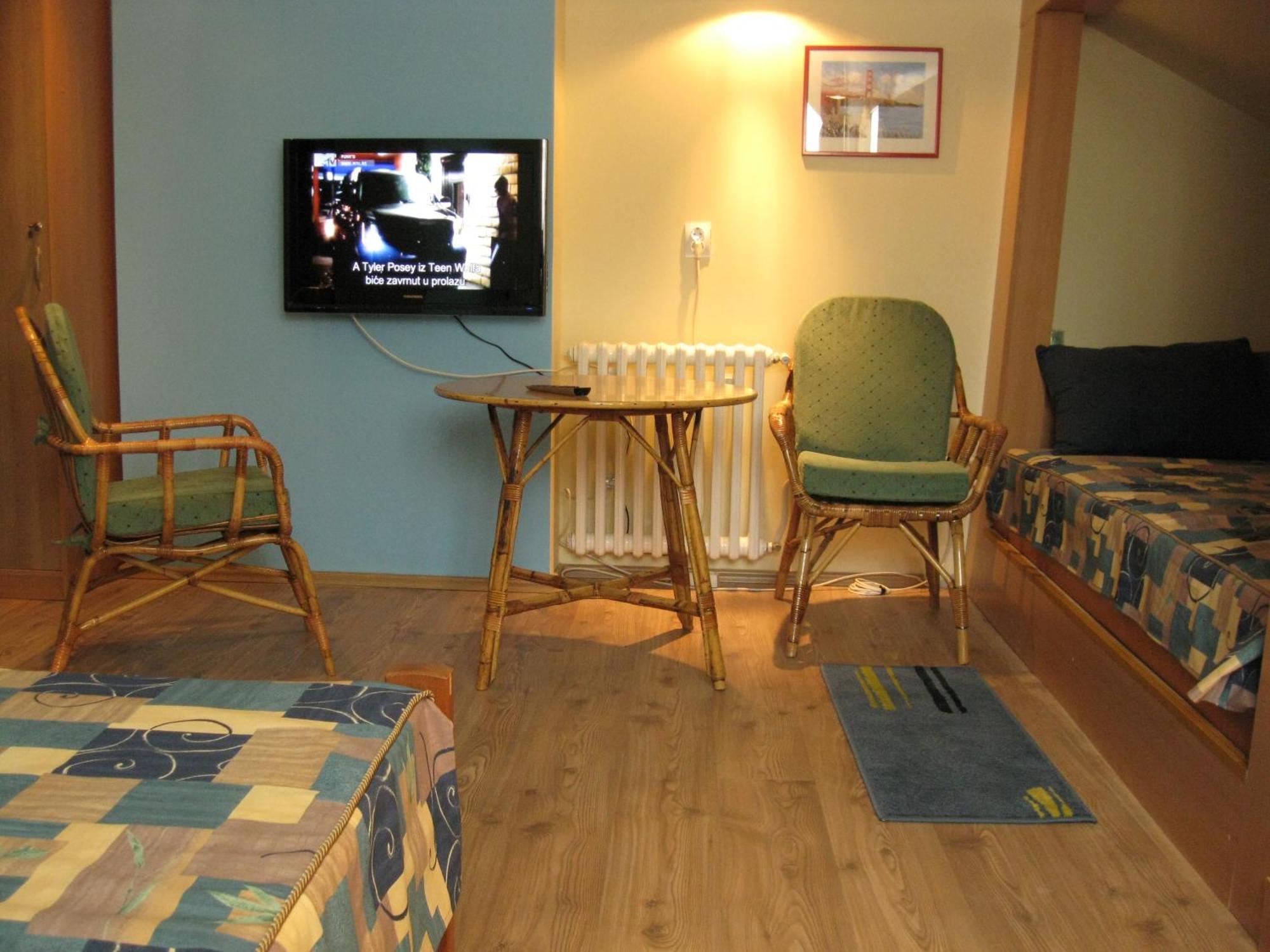 Hostel Oasis Belgrade Exterior photo