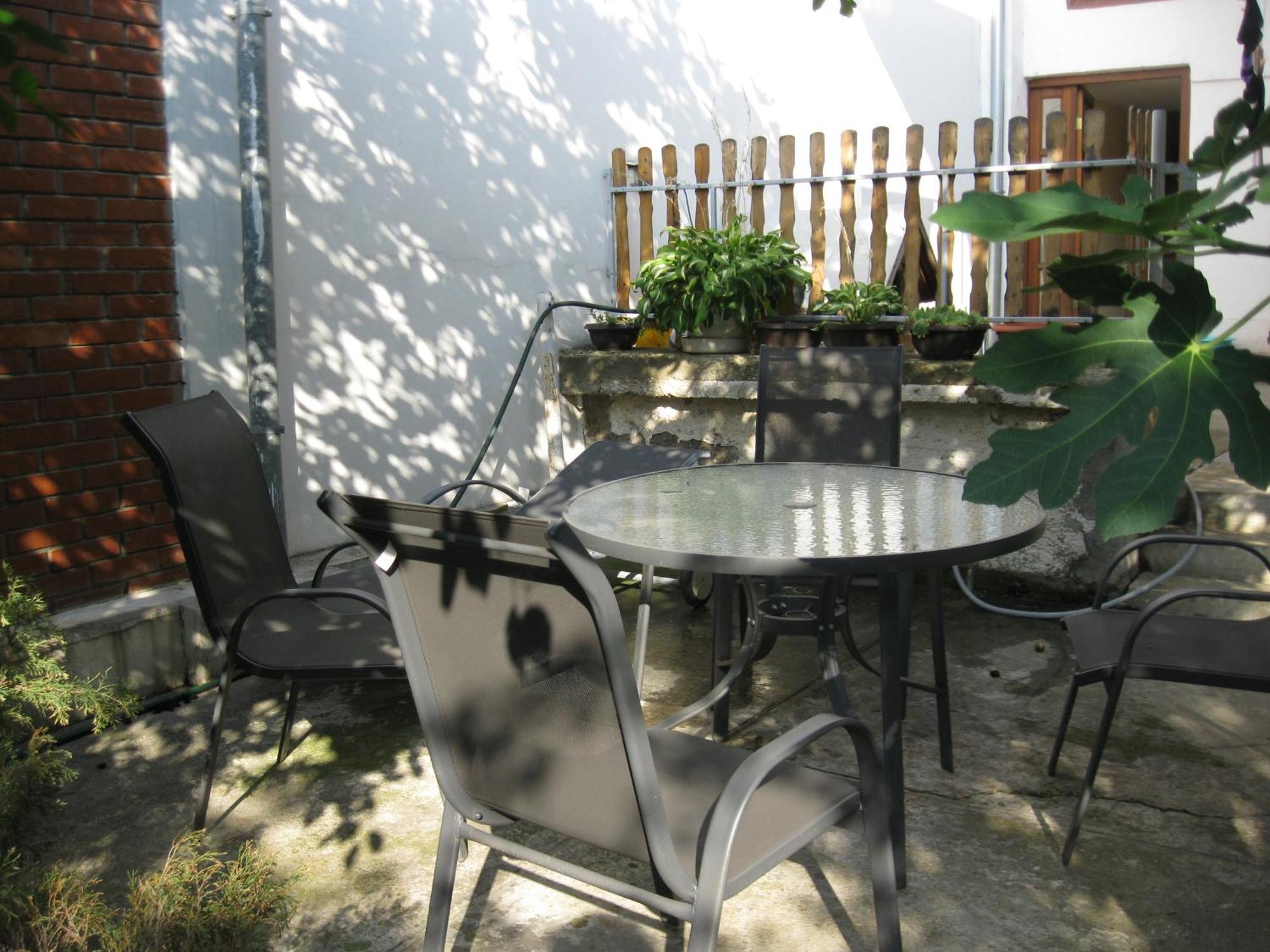 Hostel Oasis Belgrade Exterior photo