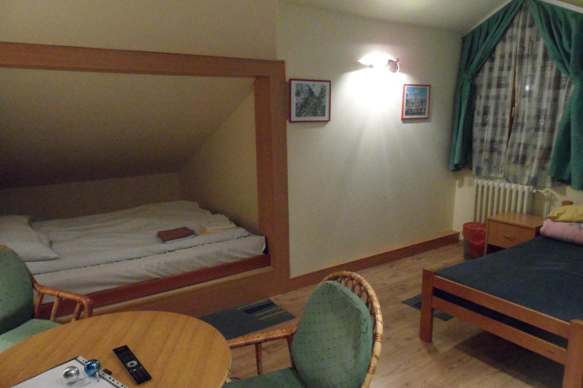 Hostel Oasis Belgrade Room photo
